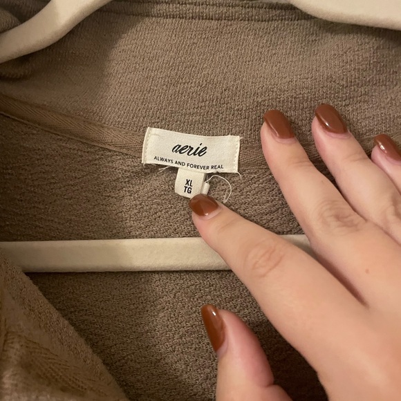 Aerie Tan Collared Sweatshirt - Picture 2 of 3